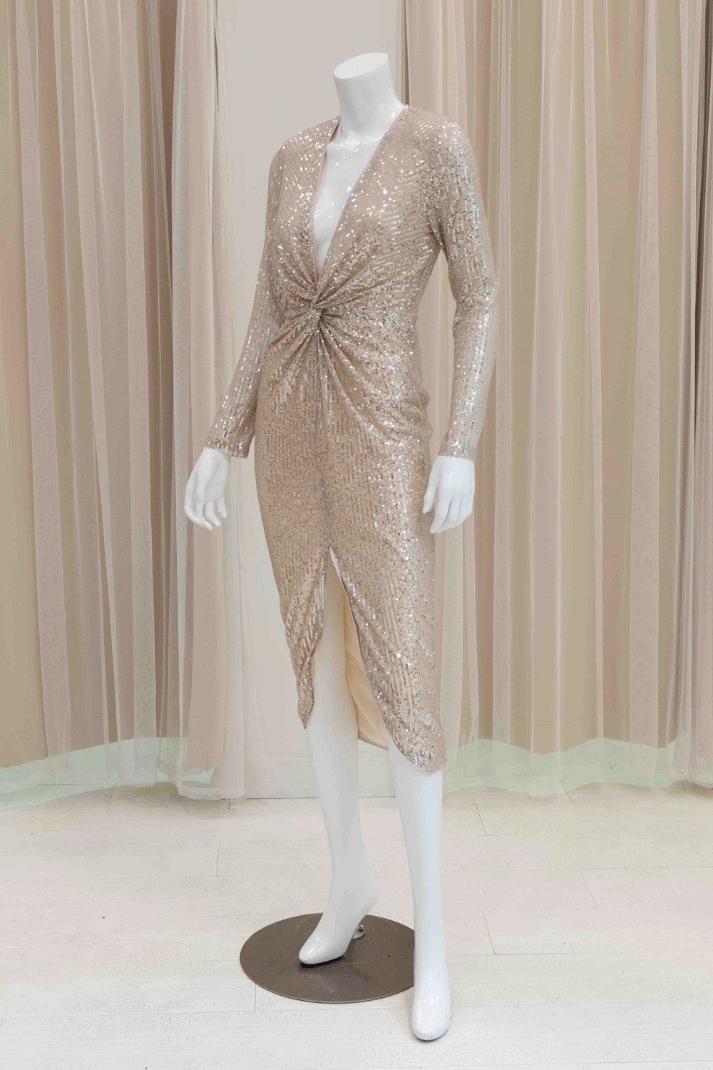 Elegant Long Sleeve Midi Dress in Sequin Silver