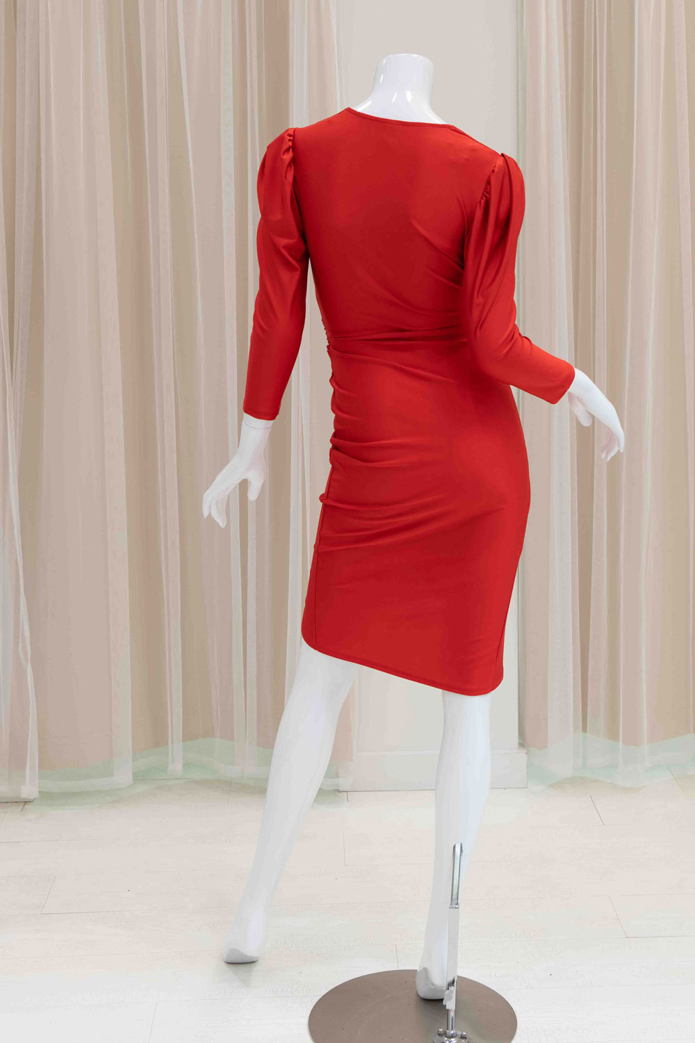Long Sleeve Simple Stretchy Short Dress in Red