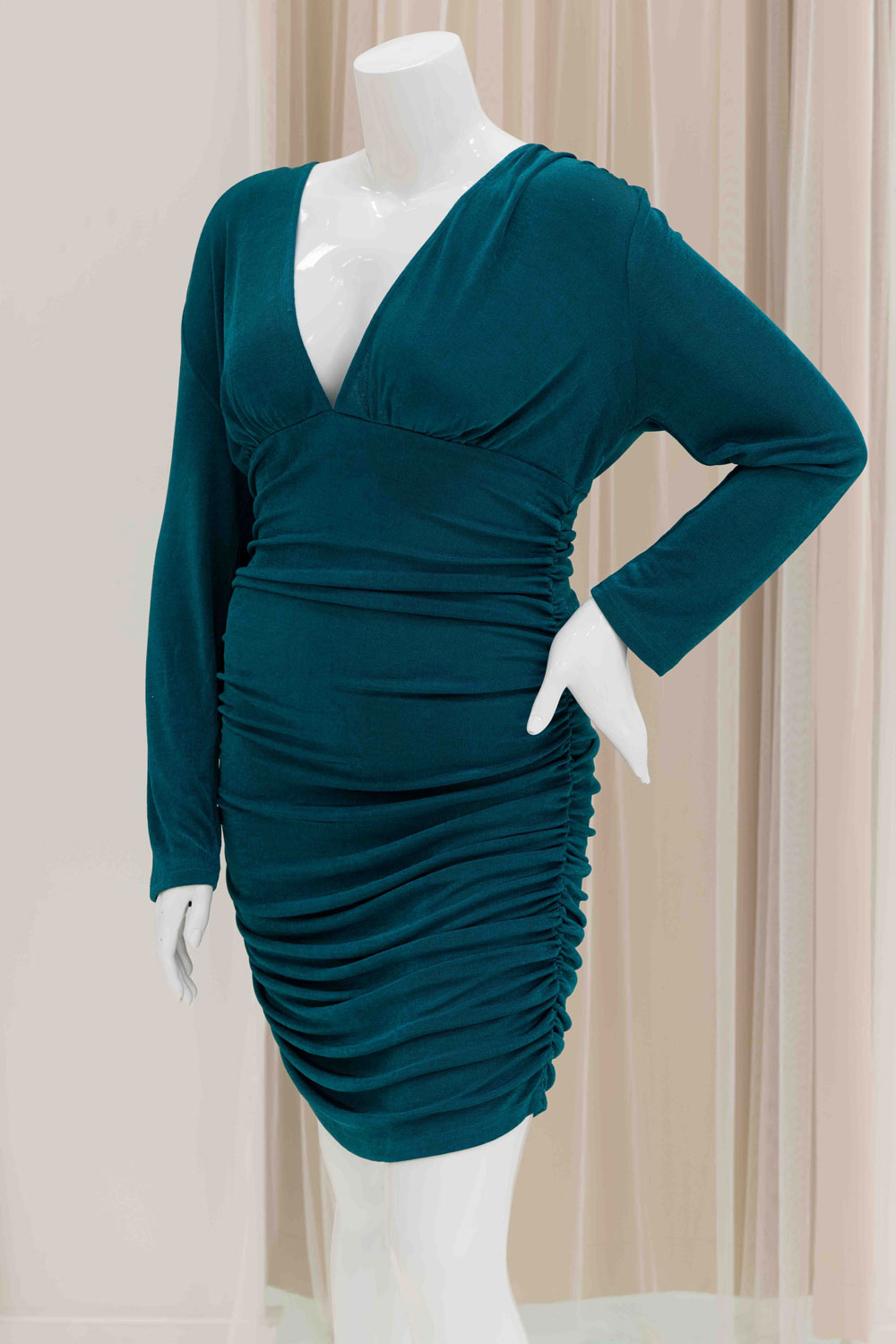 Long Sleeve Stretch Cocktail Dress in Green