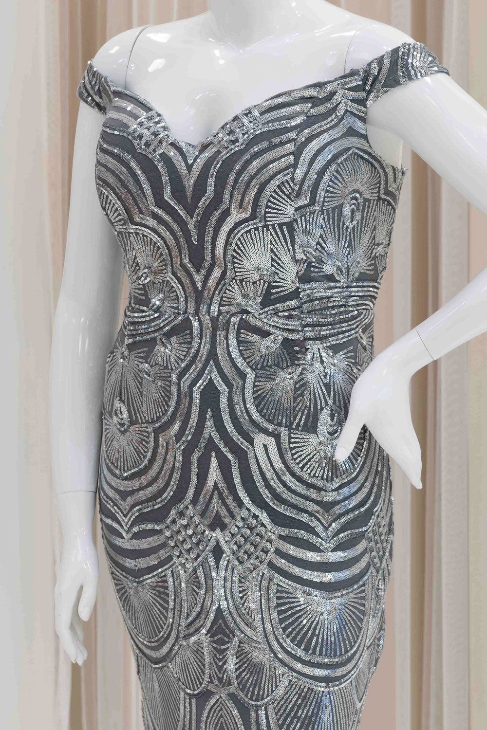 Sequin Stretchy Evening Dress in Silver