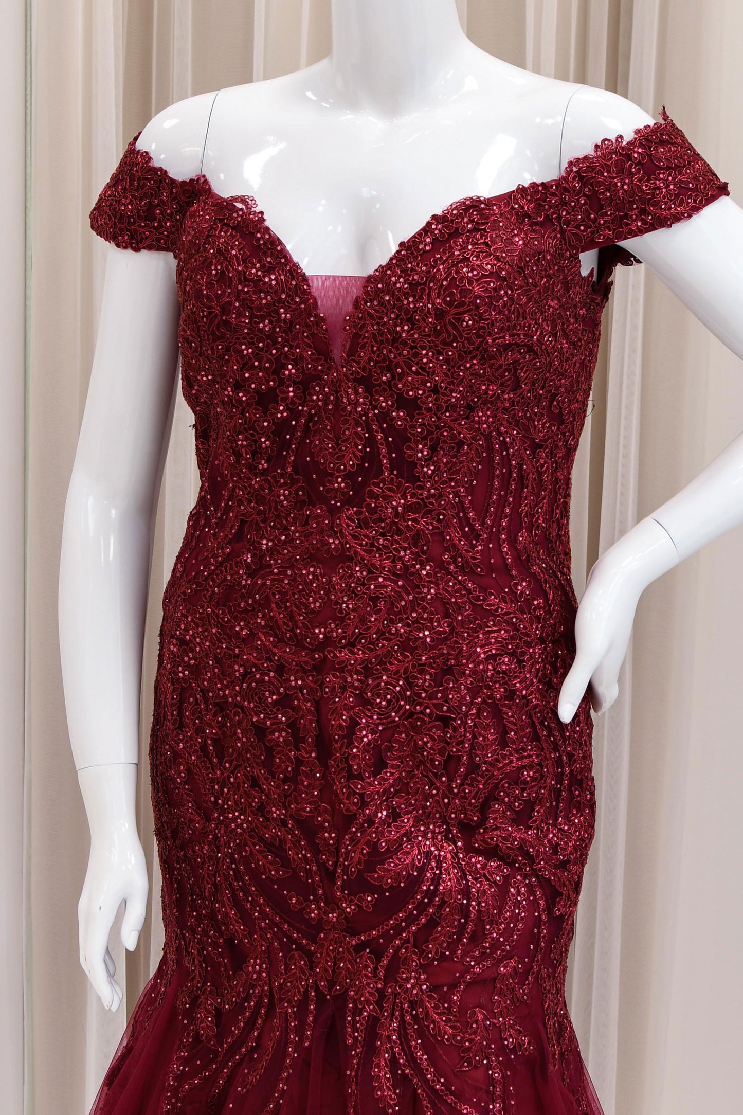 Allona Embroidered Mermaid Evening Gown in Burgundy