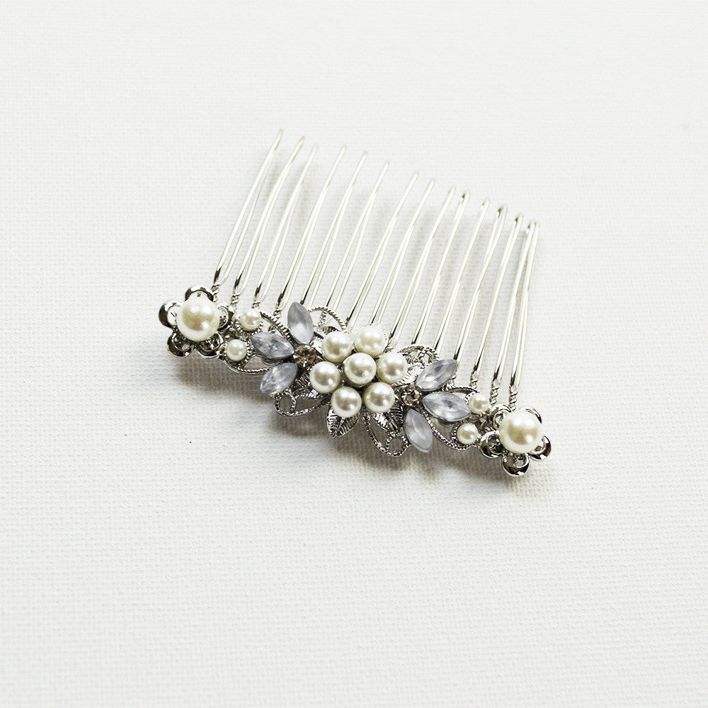 Pearl and Rhinestone Flower Hair Comb