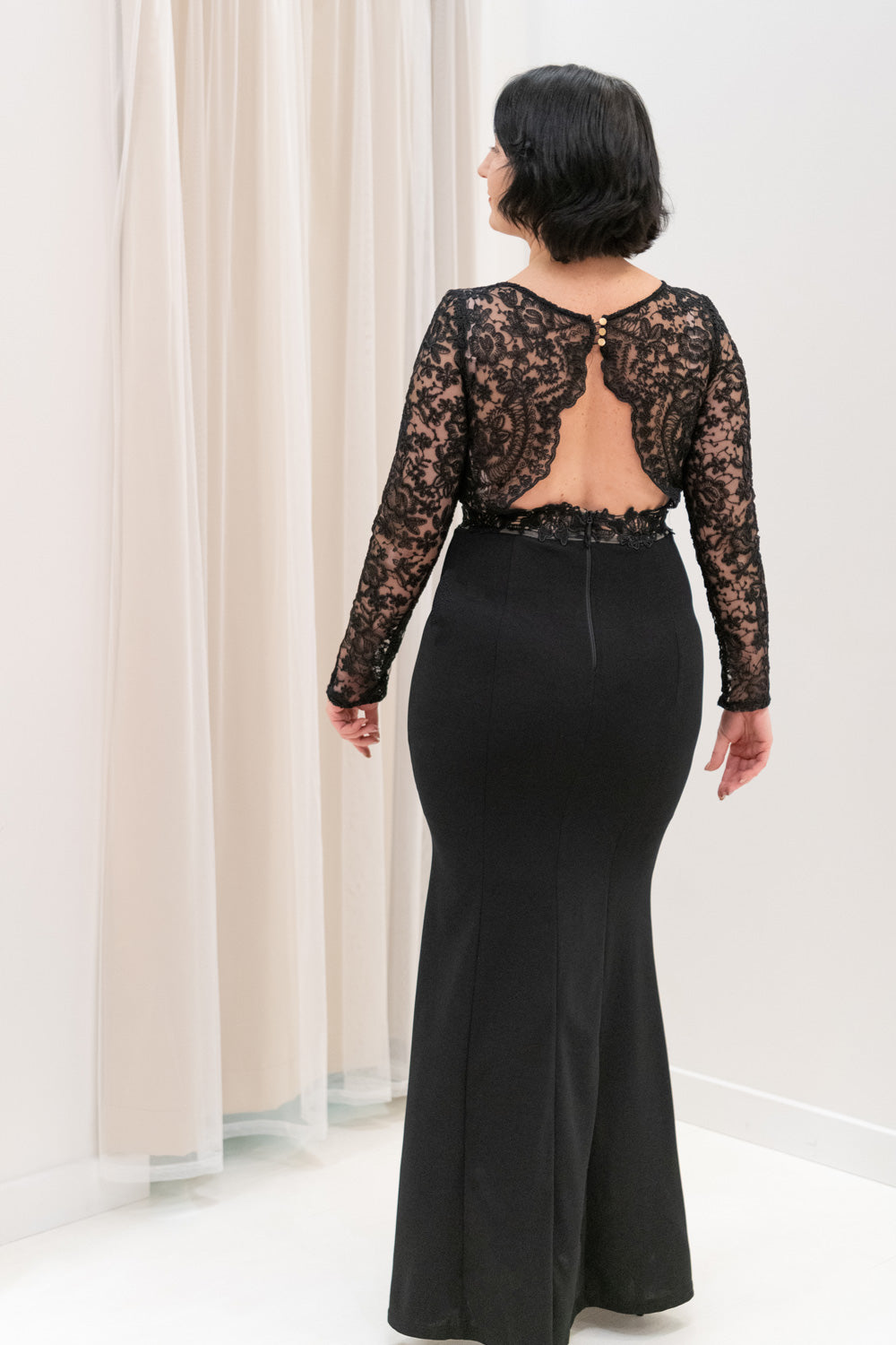 Elegant-Long-Sleeve-Lace-Bodice-Evening-Gown-in-Black